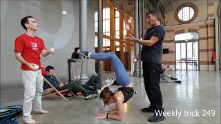 Weekly trick 249
Encore un avec ces deux là!
Essaie dun nouveau passing, qui demandera encore un peu de travail^^
An other one with these two!
Trying a new passing, still have to work on it^^ Weekly trick 249