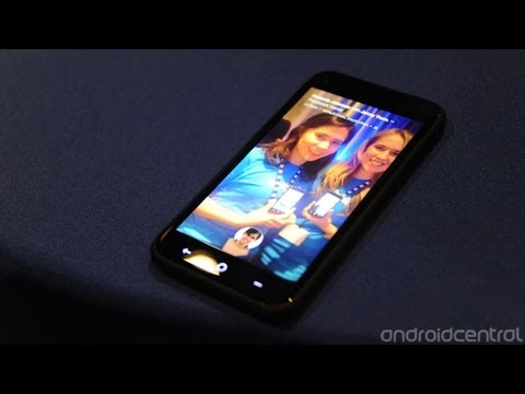 Video: Rozdíl Mezi HTC One A HTC First (Facebook Phone)