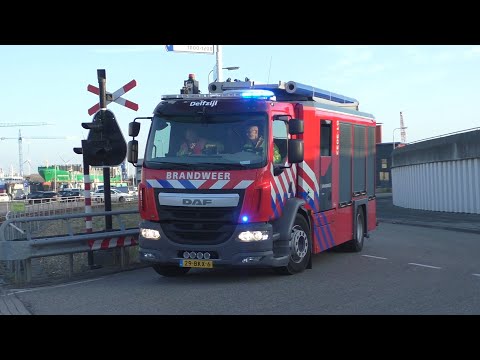 Brandweer Delfzijl met spoed naar een kitesurfer in nood bij het strand van Delfzijl