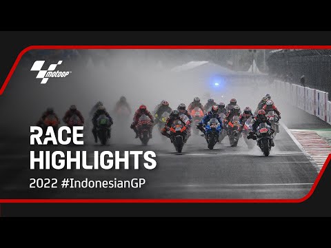 Video: MotoGP tiba di Katedral bermotosikal yang dibalut lingkaran cahaya yang tidak teratur