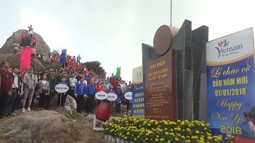 Lễ chào cờ đầu năm mới tại điểm cực Đông của Tổ quốc