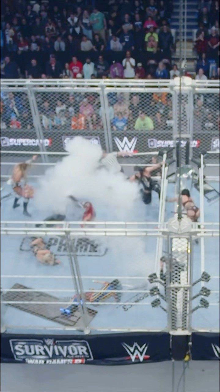 There was something happening literally everywhere you looked during the Women's WarGames Match! ???