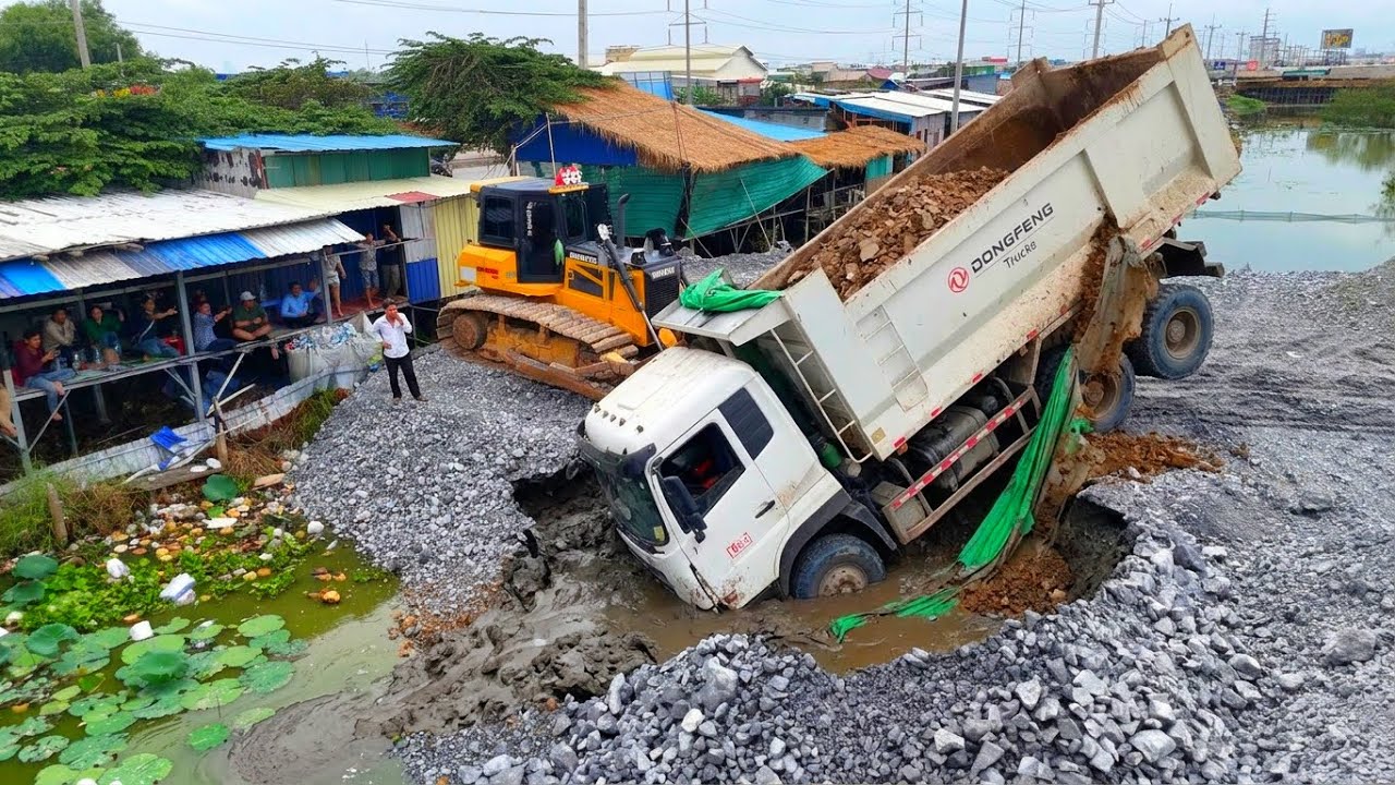 Interestingly SHANTUI Bulldozer Pushing Stone Into Water With 10 Wheel Dump Trucks Transport Stone