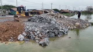 Download Lagu Interestingly SHANTUI Bulldozer Pushing Stone Into Water With 10 Wheel Dump Trucks Transport Stone MP3