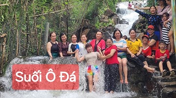 Du khách đổ xô đến Ngọa Long Sơn tắm suối Ô Đá mùa mưa ở Bảy Núi An Giang | Suối Ô Đá An Giang