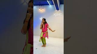 Dhoom Taana🎶#dhoomtaana #omshantiom #expressionqueen #danceshorts #youtubeshorts #shrimayi #cute