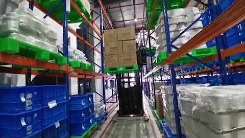 EFORK    AGV  3 Way Pallet Stacker