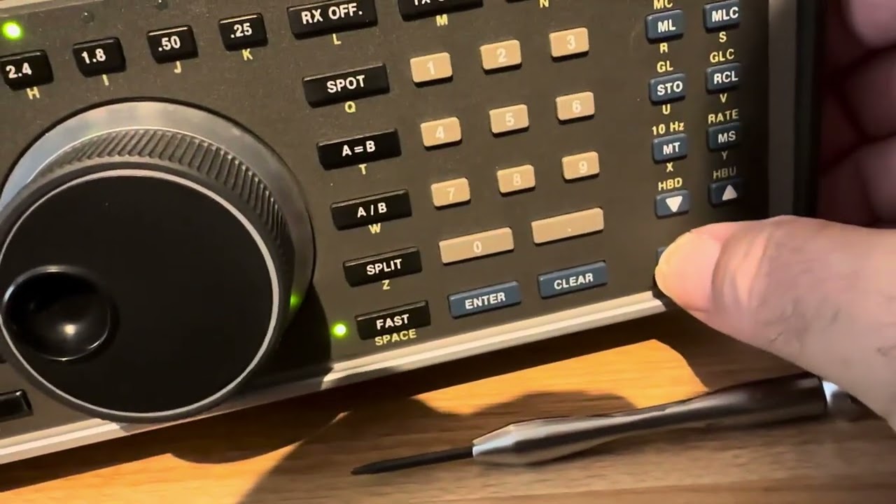 Ten Tec paragon phase lock loop major board highest VCO 10m finally fixed with screw & nail polish