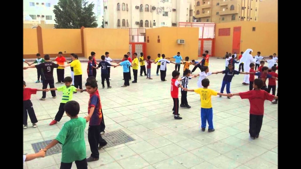 قامت مدرسة المنصورية الابتدائية بمكة المكرمة تنظيف ما بداخل الدوائر