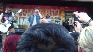 Download lagu Chunk! No, Captain Chunk! - Taking Chances - Warped Tour 2014 - Dallas, TX