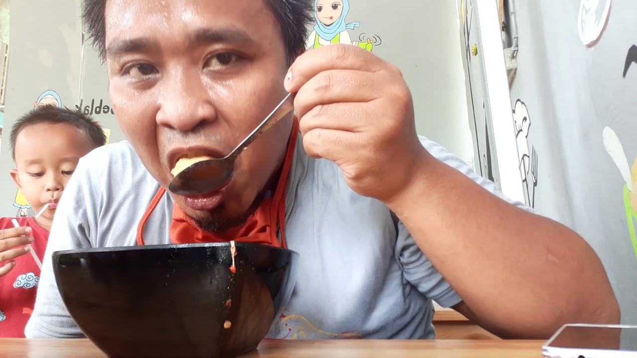 Warung seblak MAHIR, seblak seafood level 6 - YouTube