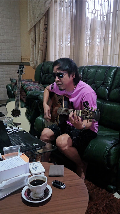 Nyobain akustikan lagu #fypシ #viral #ovation #akustik #iankasela #taktergantikan