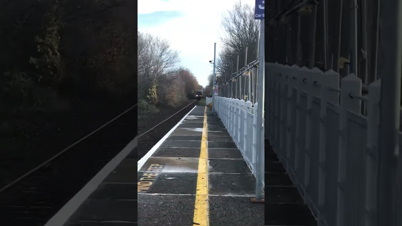 GWR class 166 arriving into polsloe bridge