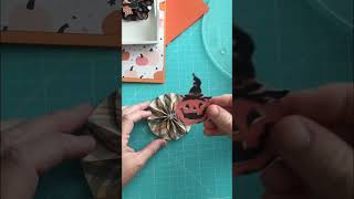 Halloween Rosette Ornaments #craftyhalloween #papercrafting #halloweendecor #vintagehalloween
