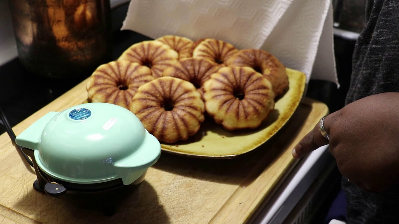 DASH Mini Bundt Maker Review 