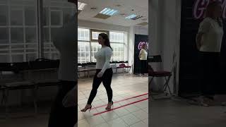 Мой первый урок по дефиле 6.09.2025. Расскажу, как принять себя и стать моделью в 36 лет и 85кг