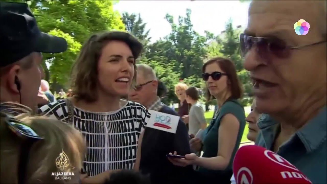 Mama kćer lezbijski poljubac