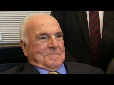Helmut Kohl, chancellor who reunited Germany, dies