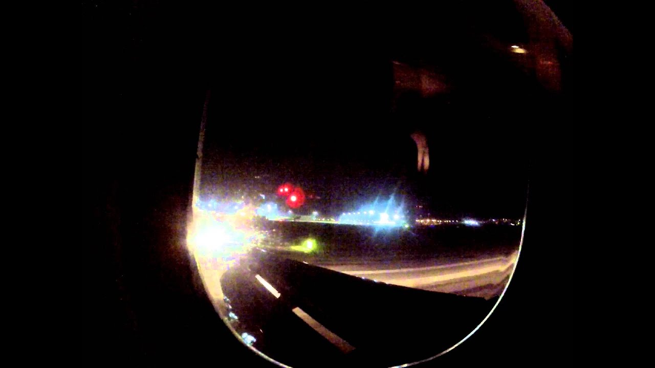 Volotea B717200 night landing at Venice Marco Polo airport, Italy