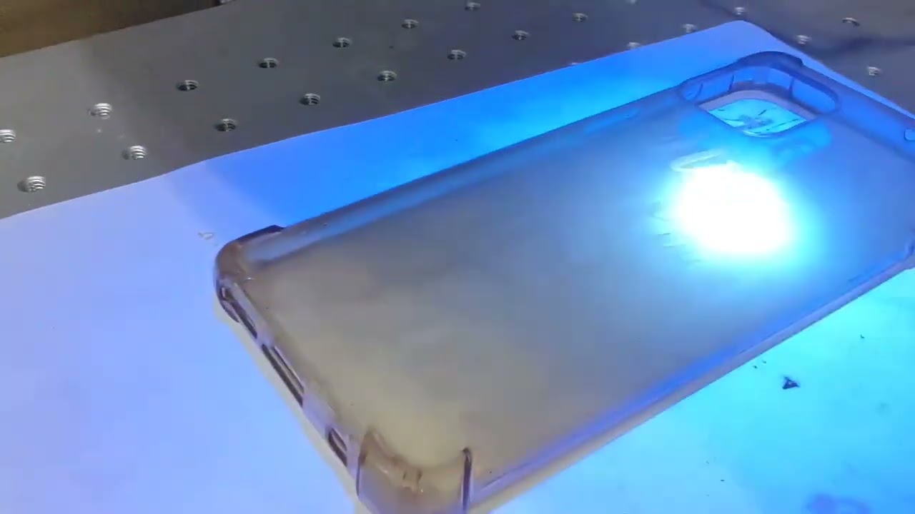 Graviranje na mehki TPU ovitek od telefona