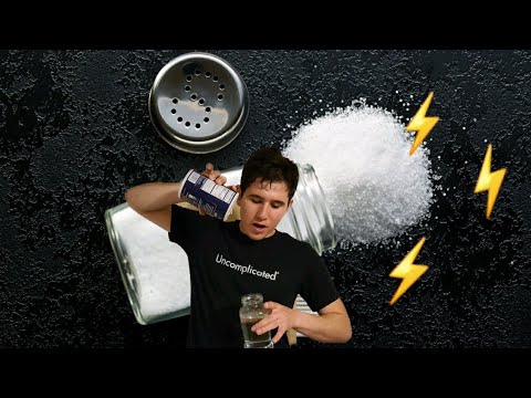 Making a whirlpool with water, salt, and a battery | science experiment