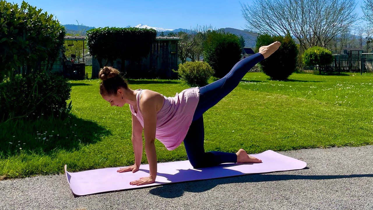 30 min YOGA/PILATES - Cours complet - abdo, fessiers, cuisses et bras