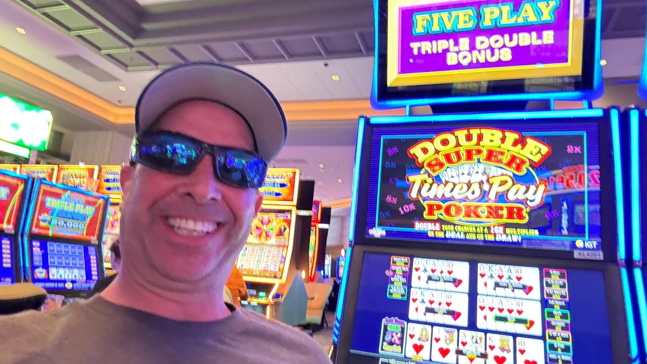 Хауи играет на доллары в Riverside Laughlin #видеопокер,#казино,#азартные игры