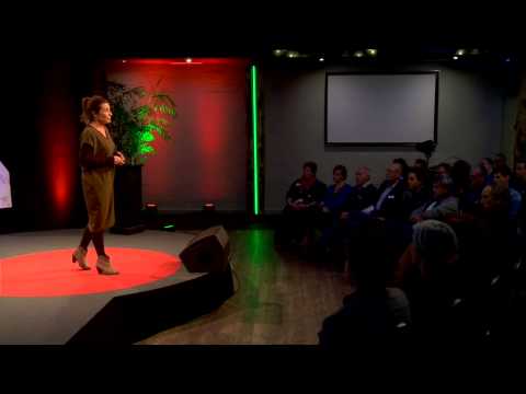 The power of personal connection | Anouk Janssen | TEDxRoermond