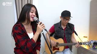 PURA PURA LUPA - MAHEN ( ACOUSTIC COVER BY DYAH NOVIA )