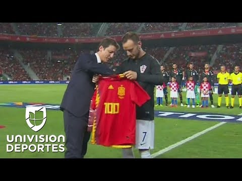 Homenaje a Ivan Rakitić por su partido 100 con la camiseta de Croacia - 동영상