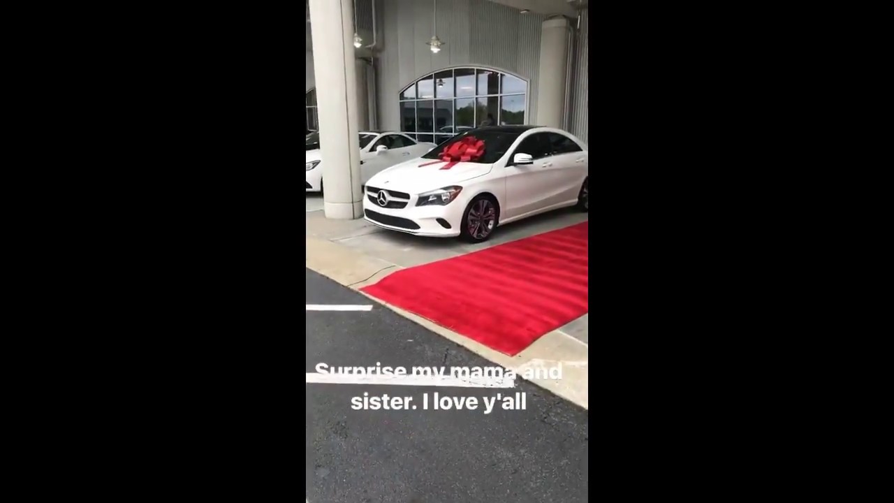 Giants Rb Devonta Freeman S Net Worth Is Paying For All 4 Of His Sisters To Go To College Giants Rb Devonta Freeman S Net Worth Is Paying For All 4 Of His Sisters To Go To College