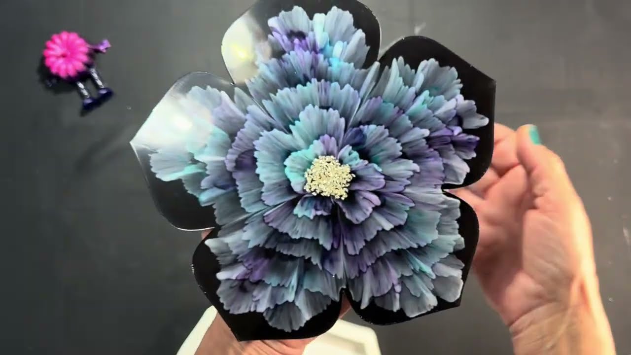 Beautiful 3D Resin Blooms DIY 🤩