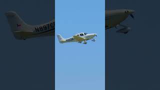 2007 Cirrus SR20 Takes Off From New Century AirCenter (JCI/KIXD) | N897CB