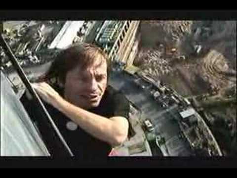 ALAIN ROBERT CLIMBS MOSCOWS TALLEST BUILDING.