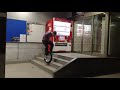 一輪車で階段一段飛ばしチャレンジ！Challenge climbing stairs two at a time by unicycle!