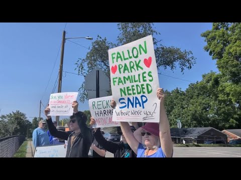 Dozens of protesters gathered outside of Fallon Park Elementary School on Monday morning to protest U.S. Representative for Virginia’s 6th District for Virginia’s Ben Cline’s visit to the school. Protesters gather outside of Fallon Park Elementary School to protest Rep. Ben Cline visit