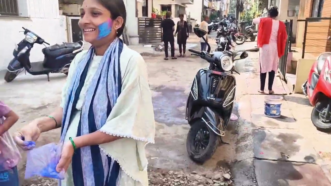 ಈ ವರ್ಷ ಏನೋ ಒಂತರ ಖುಷಿ ಹೋಳಿ ಆಡಬೇಕು ಅಂದ್ರೆ ಗ್ರಹಣ ಬೇರೆ ಬಂದುಬಿಟ್ಟಿತು ಏನ ಮಾಡೋದು ಇತರ ಇತ್ತು ನಮ್ಮ ಹೋಲಿಹಬ್ಬ😜🌈