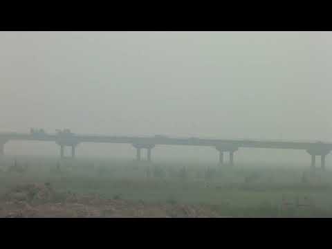 郑州黄河边2011年，雾霾严重2