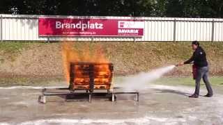 Feuer löschen "Wie lösche ich richtig" mit einem Feuerlöscher