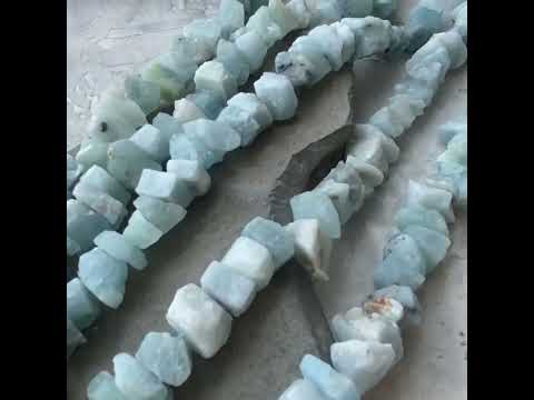 Аквамарин необработанные камни средние гармошкой 8х10 20 мм 