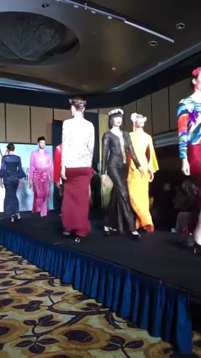 Model terkenal jatuh!!!!😱😱
