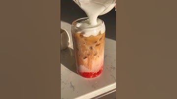 Strawberry iced latte 🍓☕️🤎 | #asmr #satisfying #relaxing  #icedlatte #video #ad