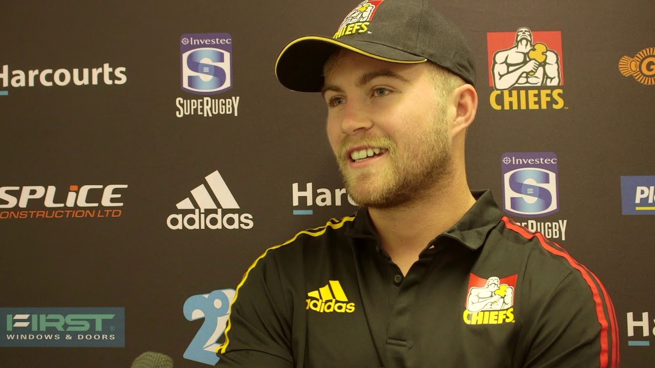 Xavier Roe talks on signing with the Gallagher Chiefs - YouTube