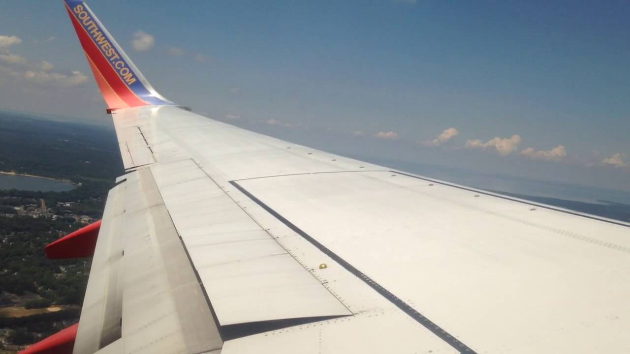 Southwest Airlines Boeing 737700 Takeoff from Long Island/Islip YouTube