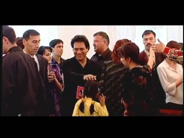 Men jojani yaladim va u keldi.