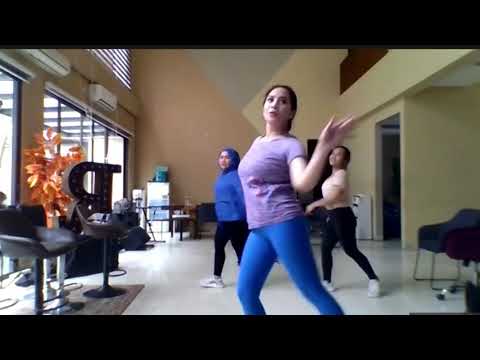 Zumba virtual dirumah Mamah Gigi ( Nagita Slavina)