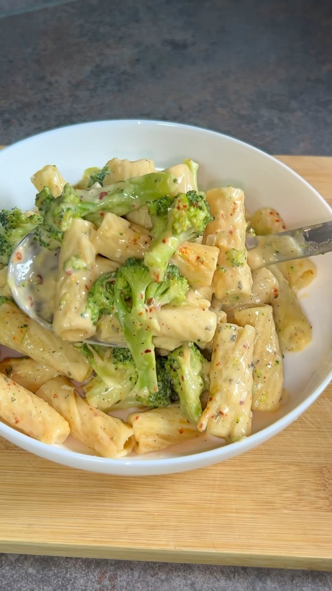 🍝 Pasta mit Käsesahnesoße und Brokkoli 🥦 - YouTube