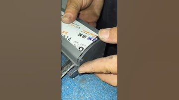 The extremely narrow frame retractable window screen has such a structure in the retractable screen