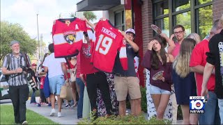 Hundreds of Florida Panthers fans gather to meet star forward Matthew Tkachuk at Raising Canes