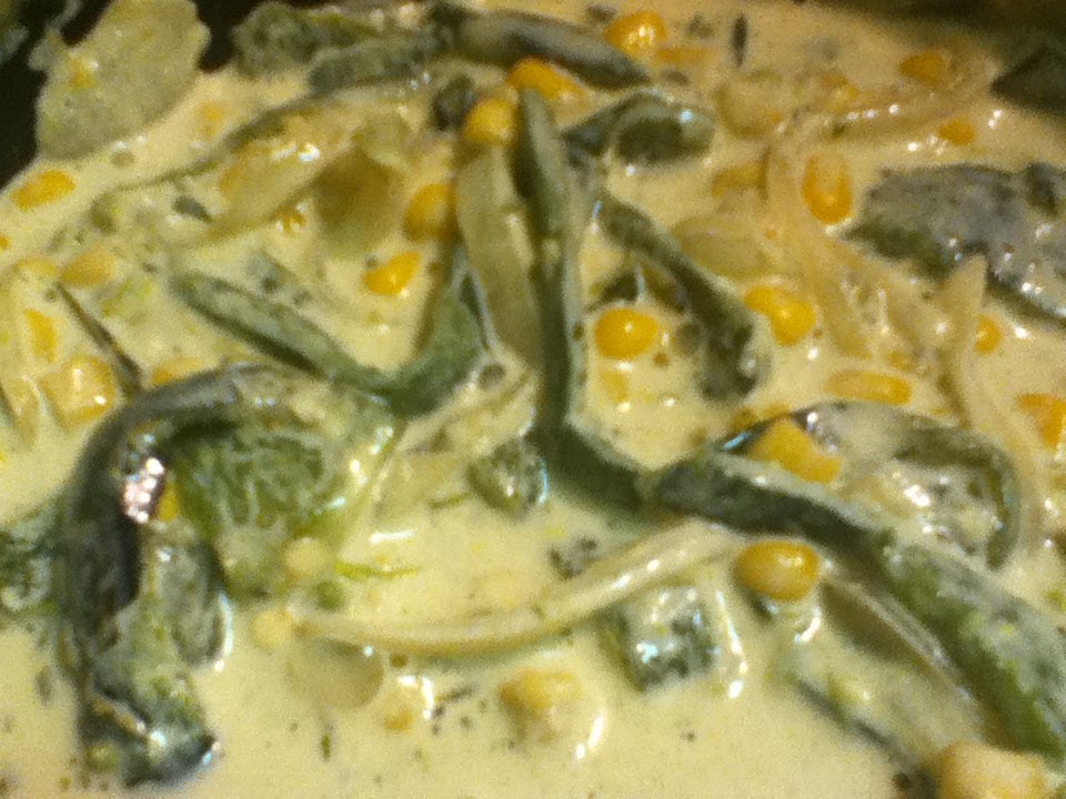 RAJAS DE CHILE POBLANO CON ELOTE Y CREMA - YouTube